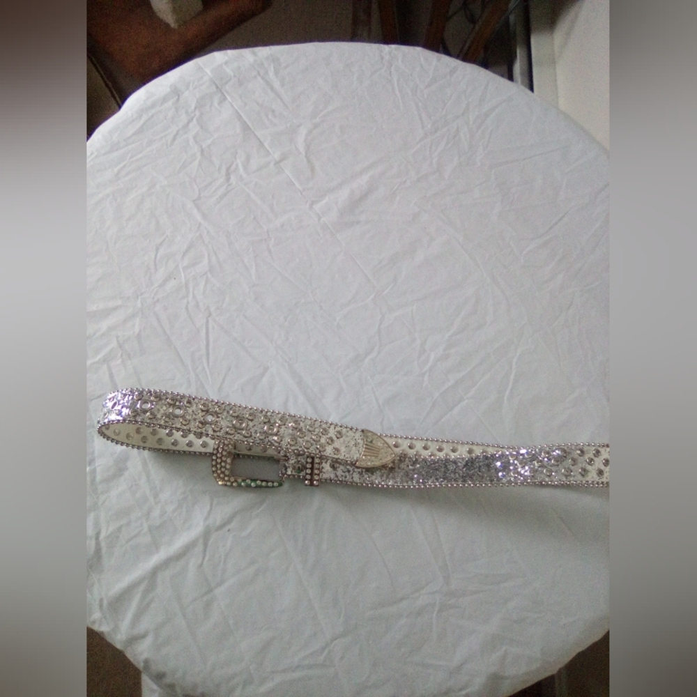 Sparkling Silver Belt 40" - Picture 6 of 8
